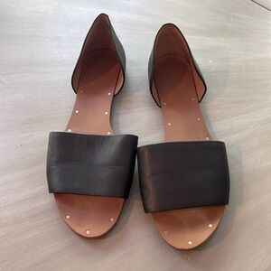 Madewell black upper leather flat sandals, size 9.
